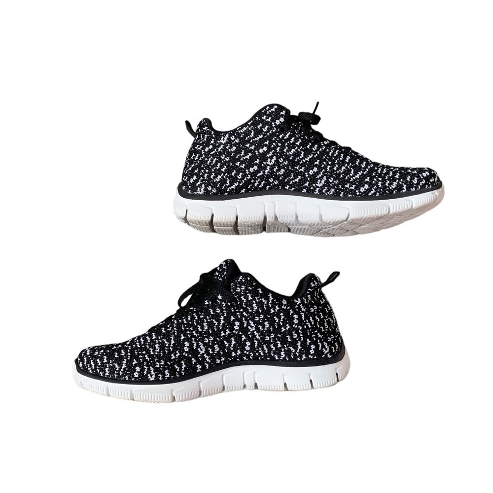 Sketchers Relaxed Fit Memory Foam Soles Size 6.5 - image 3